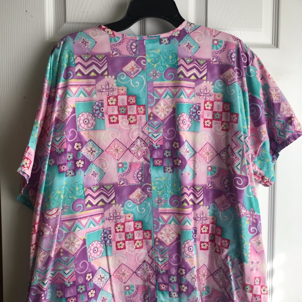 HQ Scrub top.